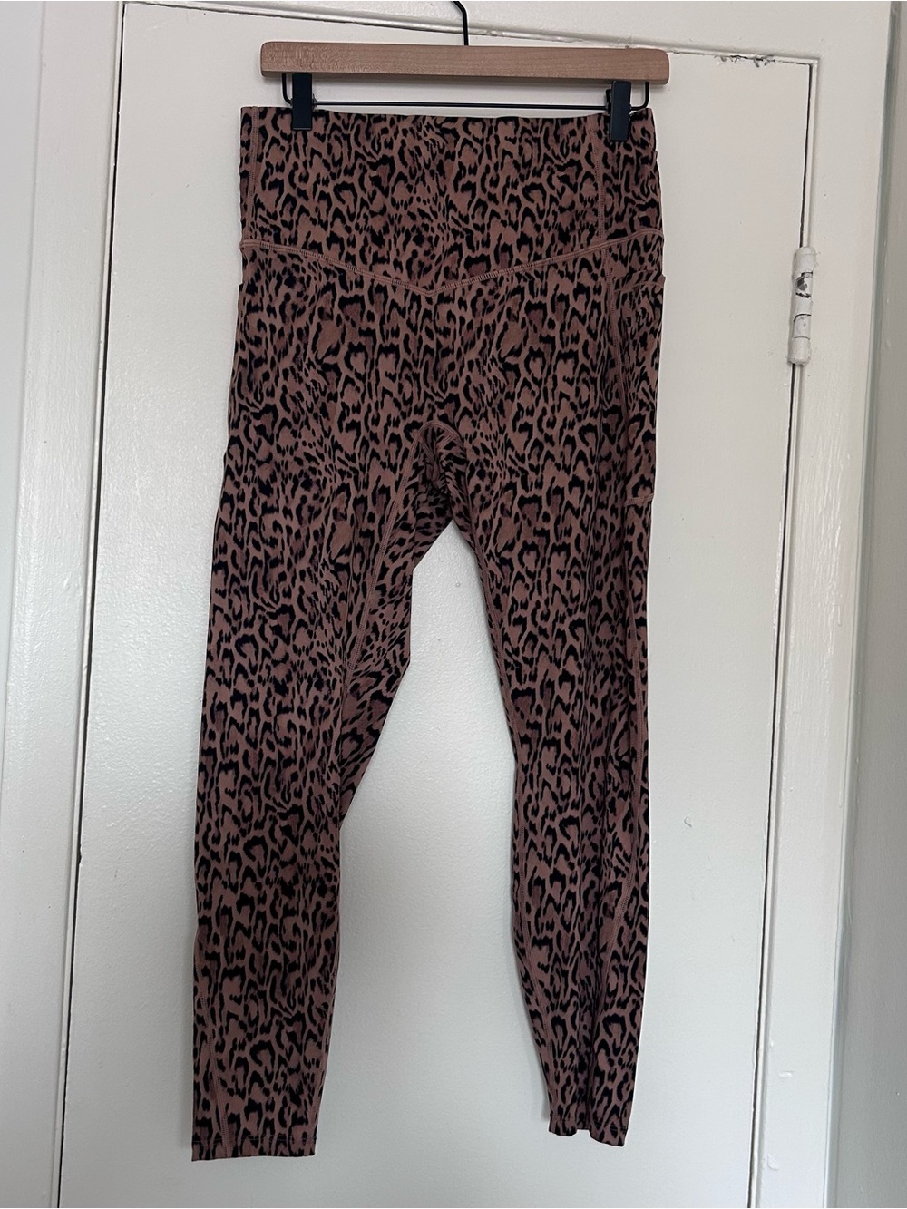 NWT Halara 7/8 Cheetah Print Legging